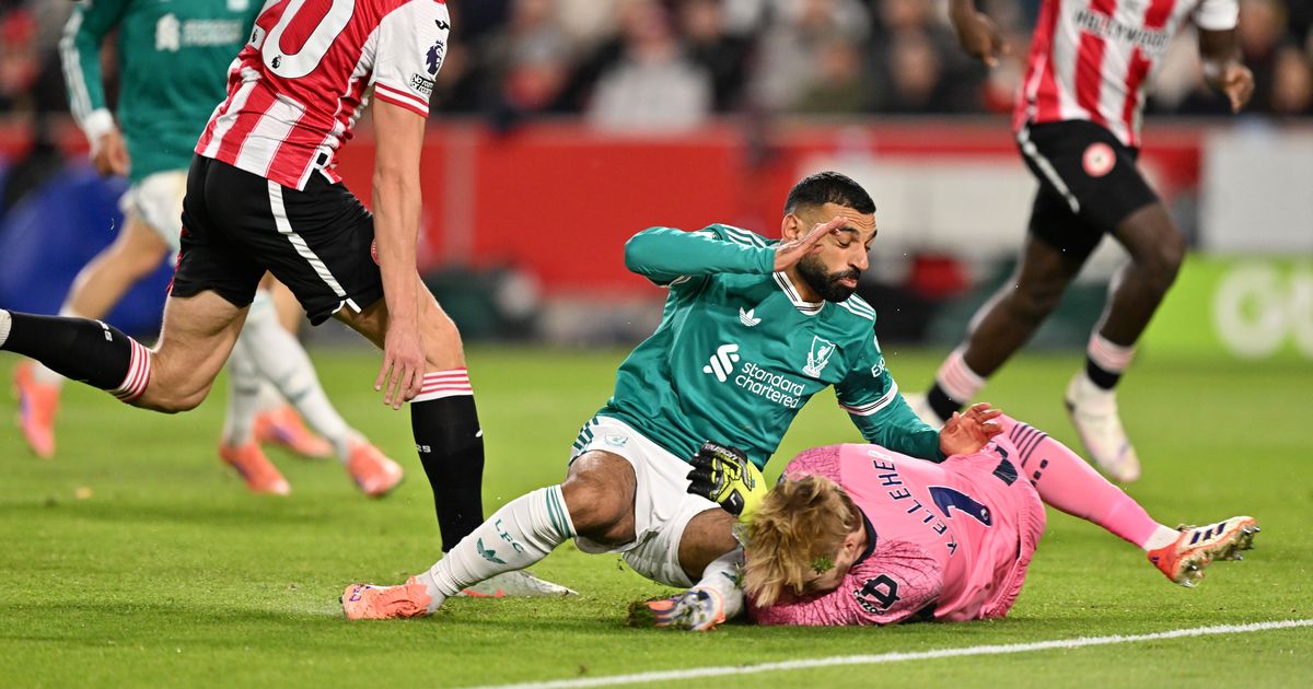 Brentford celebrate victory over Liverpool at Gtech Community Stadium