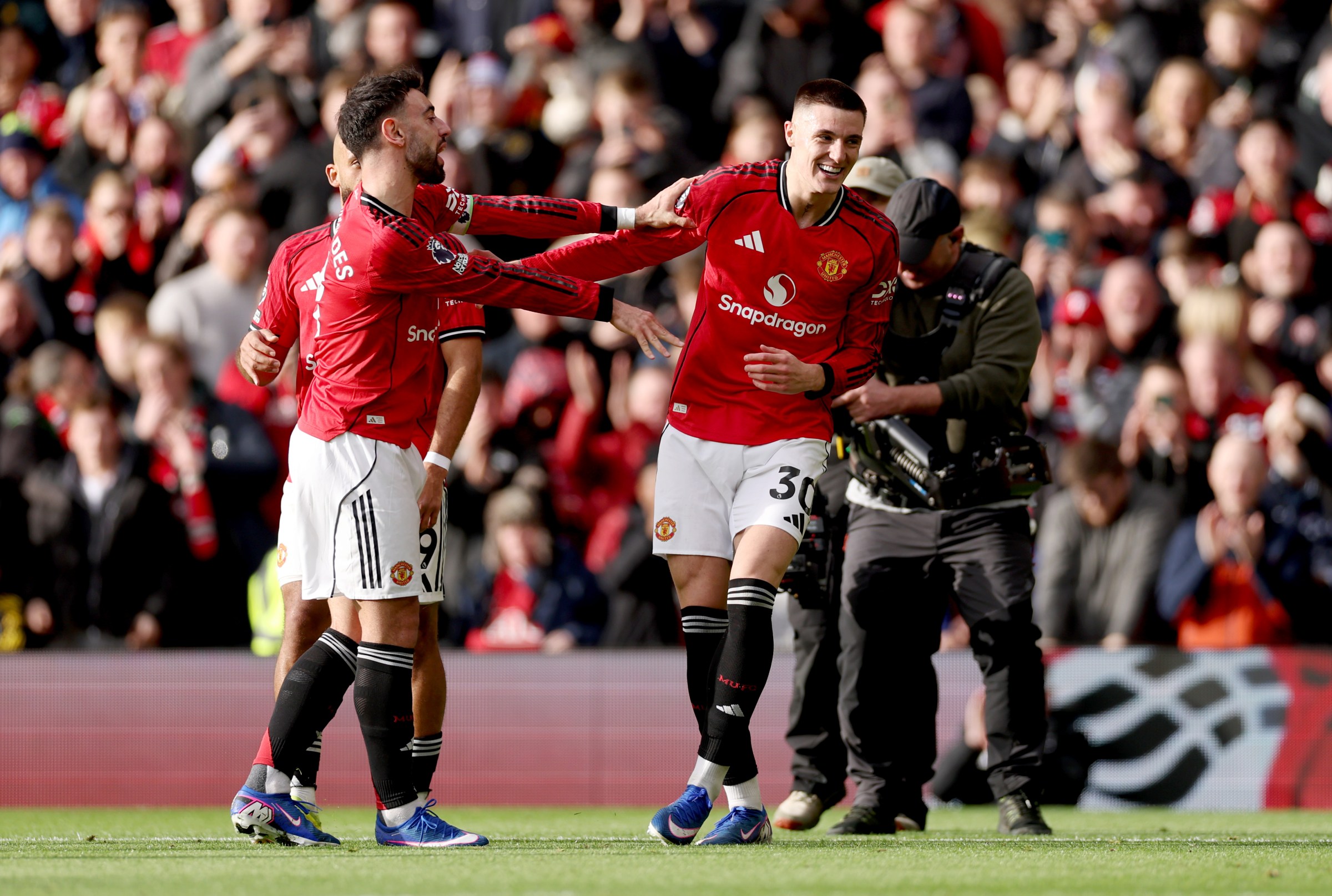 Man United 2-1 Palace: Red Devils Move to Third with Hard-Fought Win